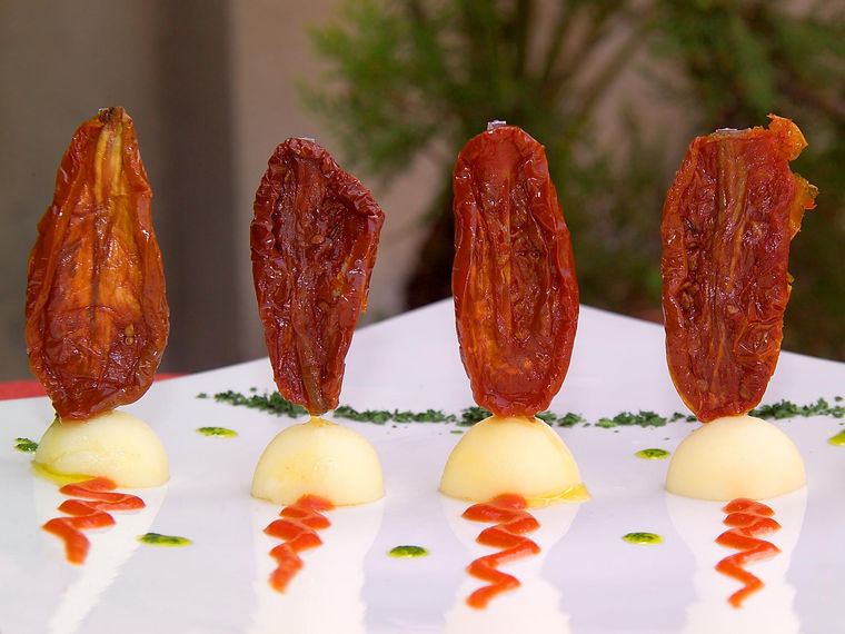 Dried tomatoes by La Frubense served on a plate